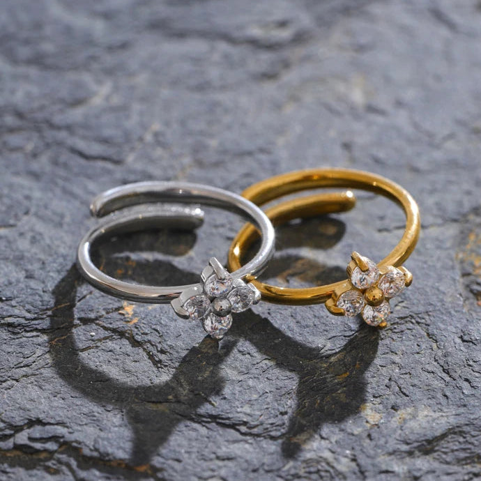 Orifolia Petal Bloom Ring